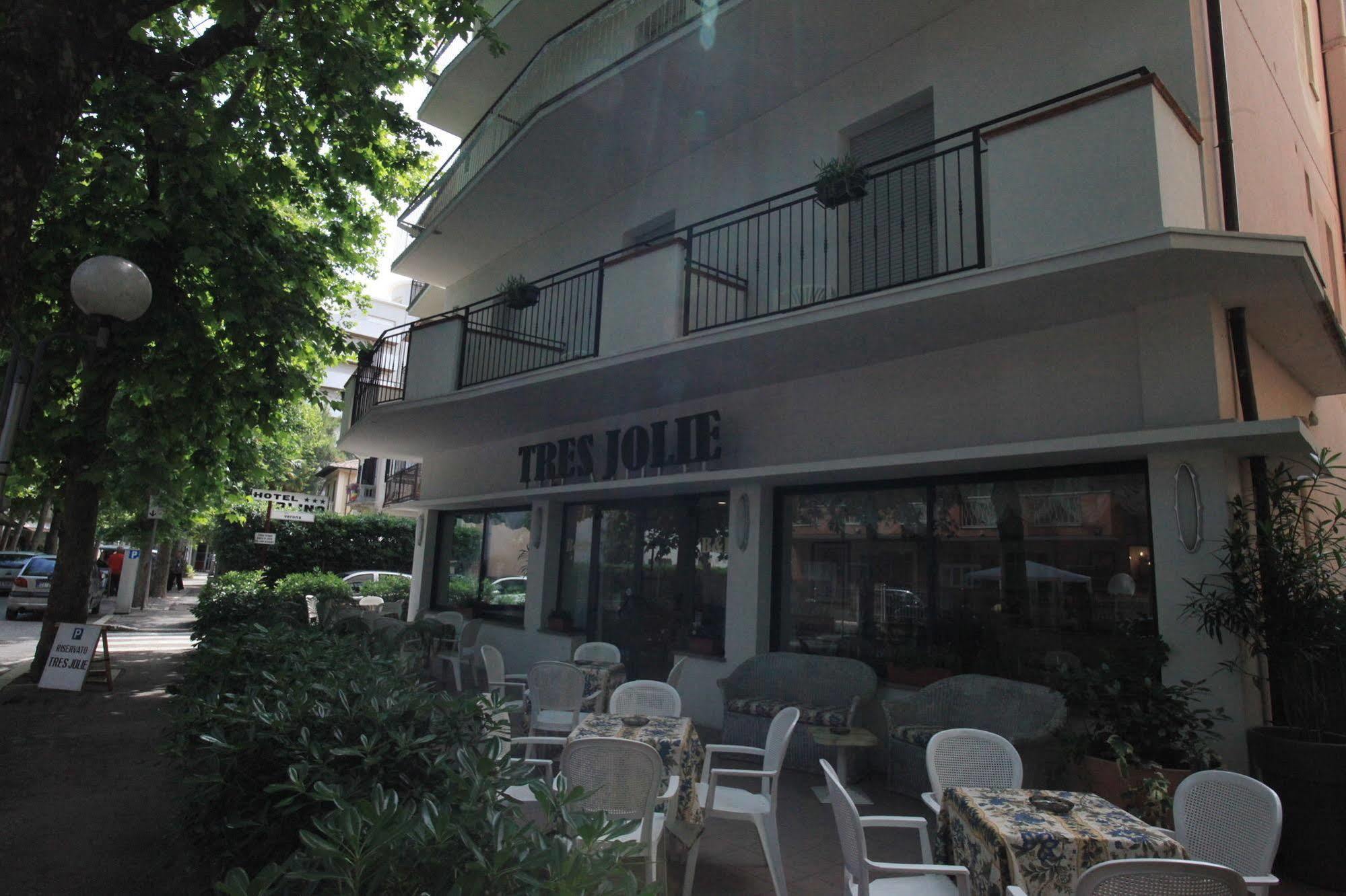B&B Tres Jolie Cattolica Exterior photo
